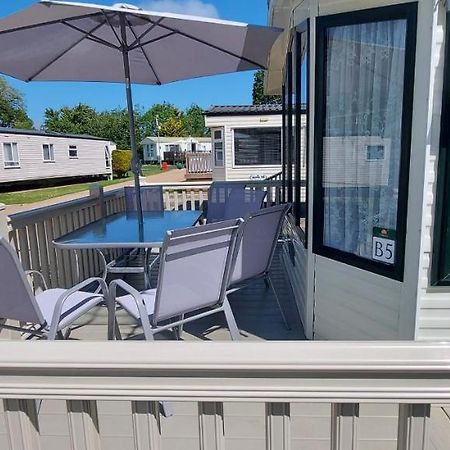A Fashionable Caravan In A Peaceful Seaside Town Sandown Exteriör bild